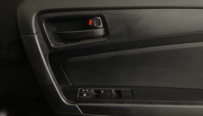 2020 Maruti Vitara Brezza LXI, Petrol, Manual, 69,679 km, Driver Side Door Panels Control