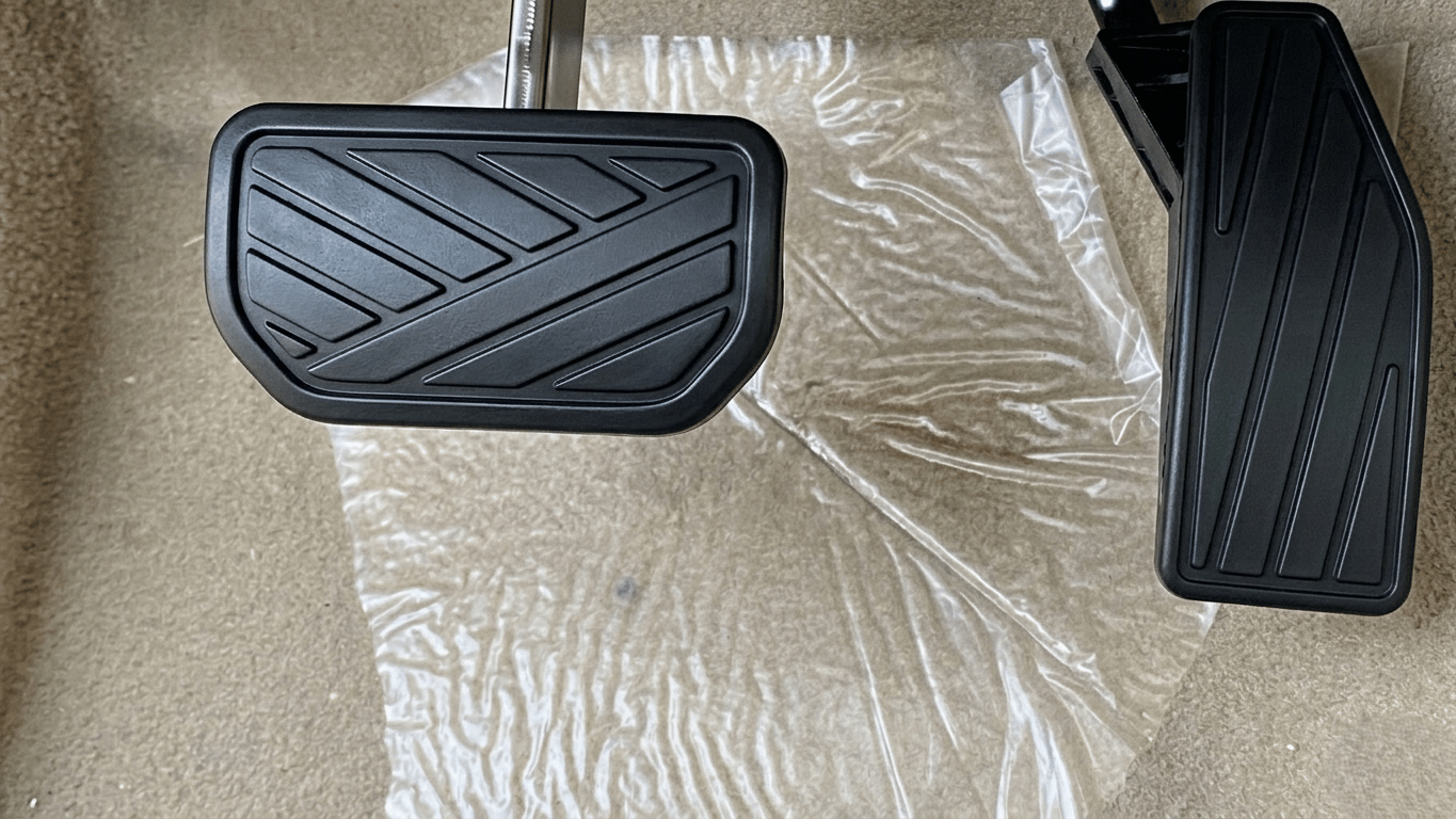 2019 Maruti Dzire VXI AMT, Petrol, Automatic, 61,268 km, Pedals