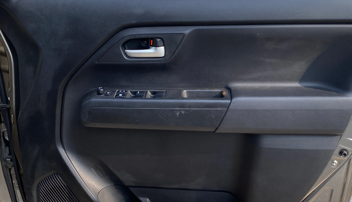 2019 Maruti New Wagon-R ZXI 1.2 AMT, Petrol, Automatic, 41,688 km, Driver Side Door Panels Control