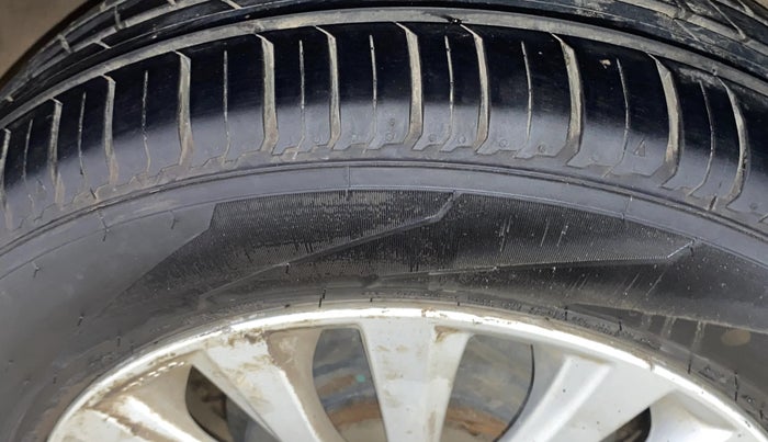 2016 Maruti Ciaz ZXI, Petrol, Manual, 50,963 km, Right Rear Tyre Tread