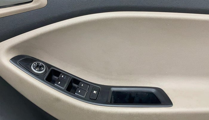 2018 Hyundai Elite i20 MAGNA EXECUTIVE 1.2, Petrol, Manual, 84,855 km, Driver Side Door Panels Control