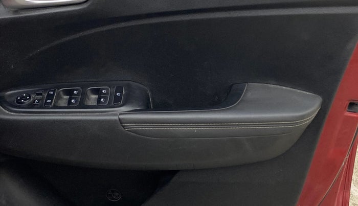 2020 Hyundai VENUE SX 1.0 (O) TURBO IMT, Petrol, Manual, 79,259 km, Driver Side Door Panels Control