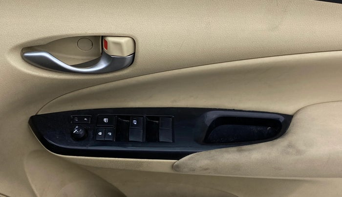 2018 Toyota YARIS V MT, Petrol, Manual, 53,957 km, Driver Side Door Panels Control