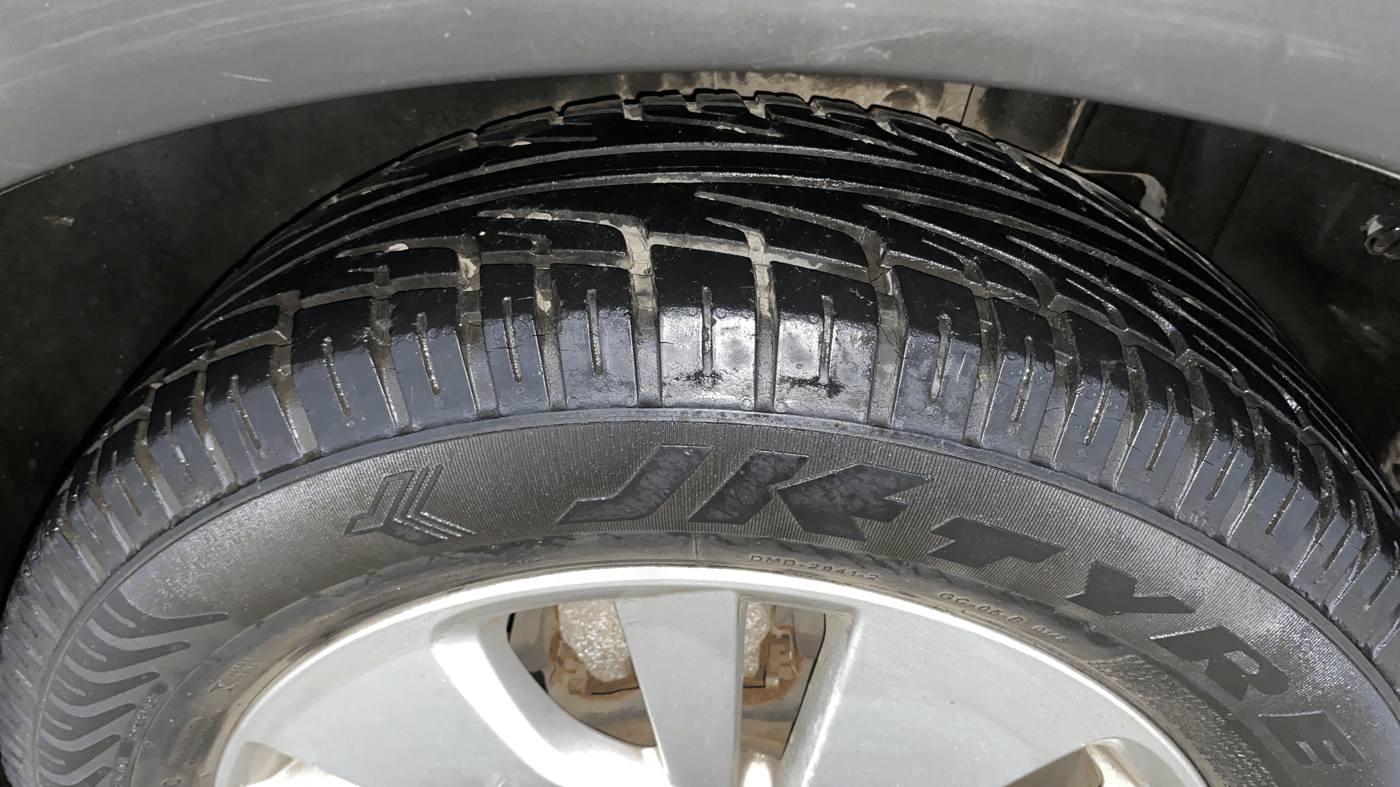 2015 Maruti S Cross ZETA 1.3, Diesel, Manual, 20,896 km, Right Front Tyre Tread