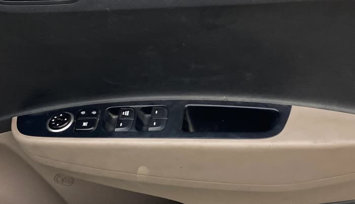 2019 Hyundai Grand i10 MAGNA AT 1.2 KAPPA VTVT, Petrol, Automatic, 79,288 km, Driver Side Door Panels Control