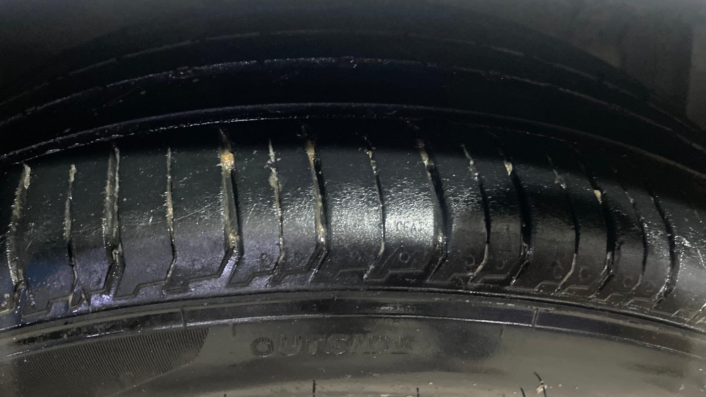 2017 Maruti Ciaz ALPHA DIESEL 1.3, Diesel, Manual, 87,000 km, Right Front Tyre Tread