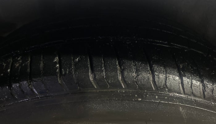 2017 Maruti Ciaz ALPHA DIESEL 1.3, Diesel, Manual, 86,235 km, Right Rear Tyre Tread