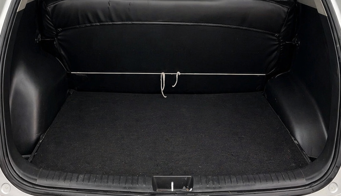 2017 Hyundai Creta E PLUS 1.6 PETROL, Petrol, Manual, 95,454 km, Boot Inside