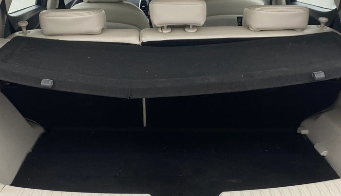 2022 Mahindra XUV300 W8 (O) 1.2 PETROL, Petrol, Manual, 47,398 km, Boot Inside