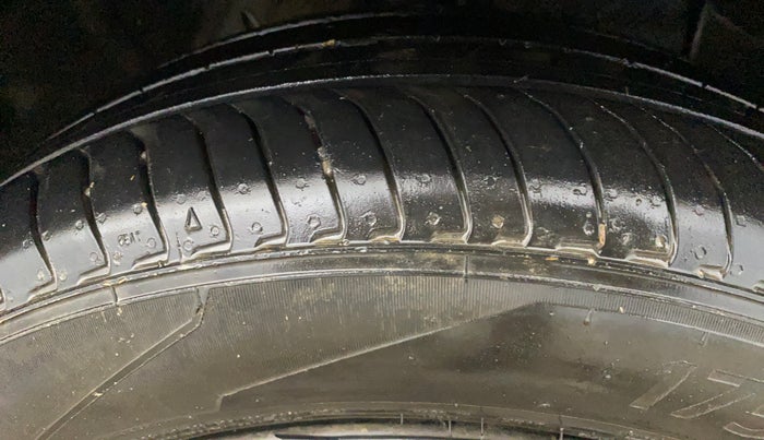 2025 Hyundai EXTER SX 1.2 MT Knight Edition Hy-CNG Duo, CNG, Manual, 4,273 km, Right Front Tyre Tread