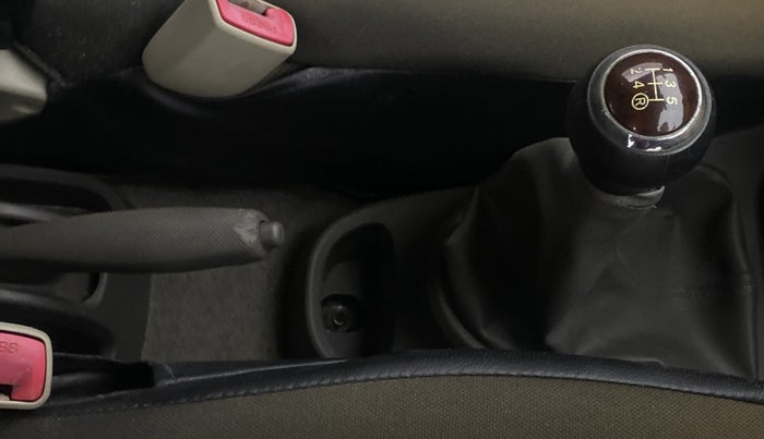 2015 Toyota Etios Liva G, Petrol, Manual, 34,776 km, Gear Lever