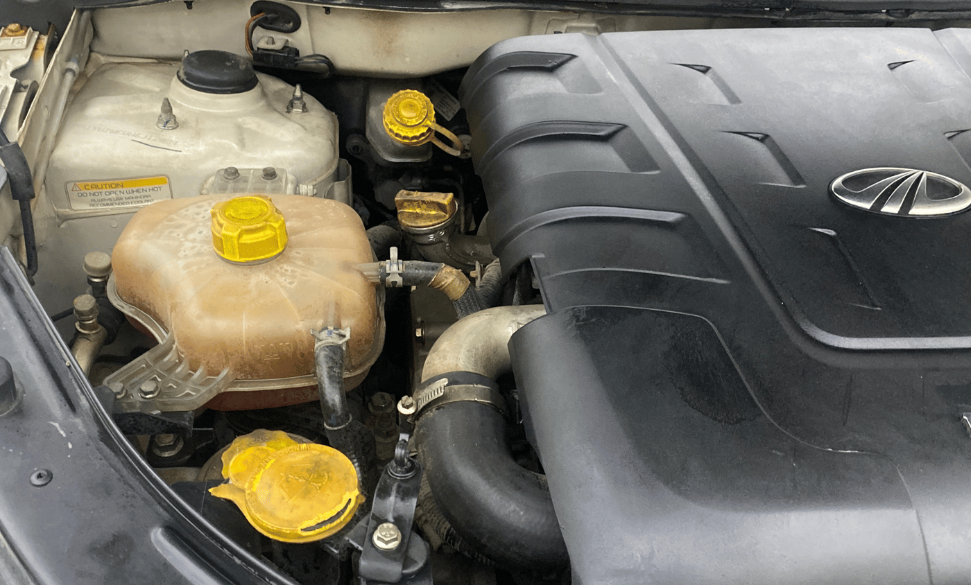 2017 Mahindra XUV500 W6 AT 1.99, Diesel, Automatic, 65,013 km, Engine View - Right