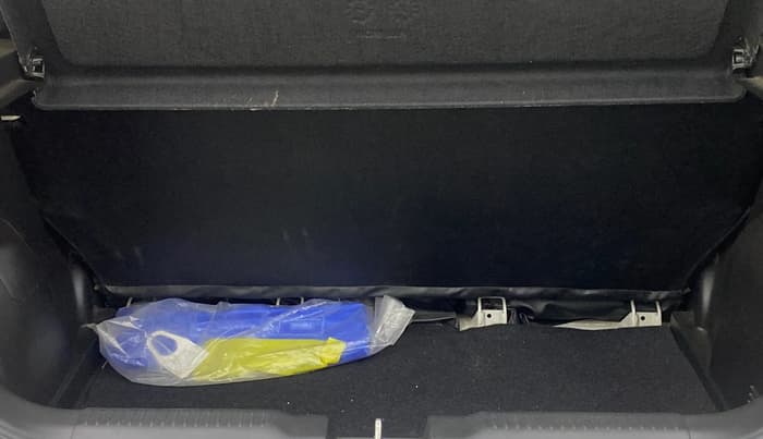 2019 Maruti Swift VXI AMT, Petrol, Automatic, 26,116 km, Boot Inside