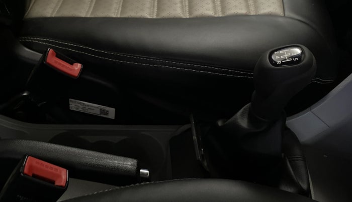 2024 Tata Tiago XT (O) PETROL, Petrol, Manual, 5,545 km, Gear Lever