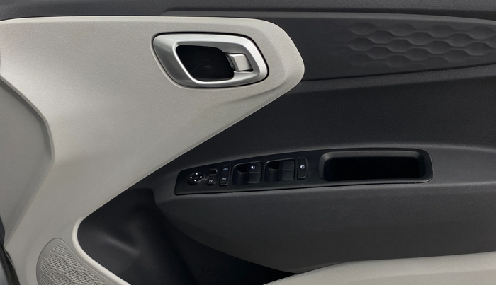 2024 Hyundai GRAND I10 NIOS SPORTZ AMT 1.2 KAPPA VTVT, Petrol, Automatic, 5,699 km, Driver Side Door Panels Control