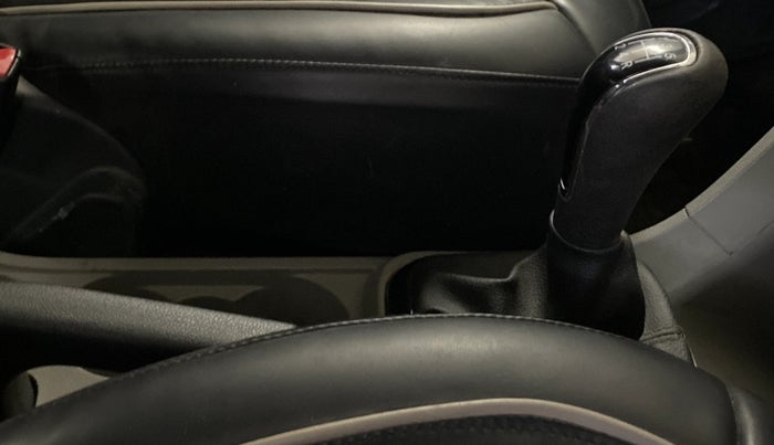 2018 Tata Tiago XT PETROL, Petrol, Manual, 32,574 km, Gear Lever