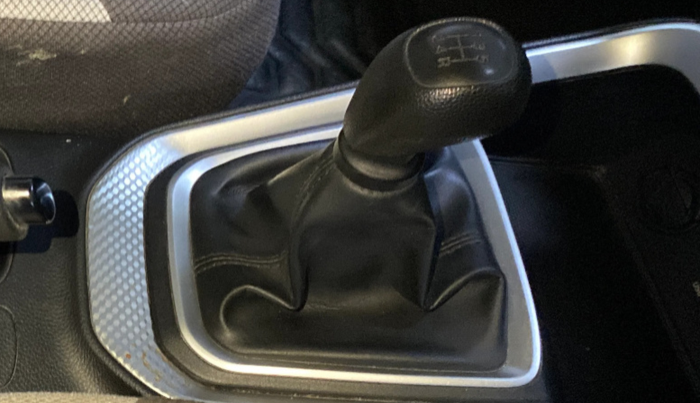 2021 KIA SONET HTK 1.2, Petrol, Manual, 17,470 km, Gear Lever