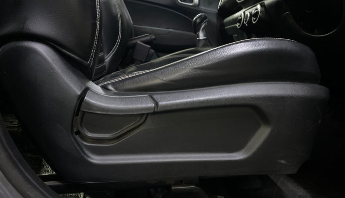 2019 Hyundai VENUE S 1.0 TURBO MT, Petrol, Manual, 90,419 km, Driver Side Adjustment Panel