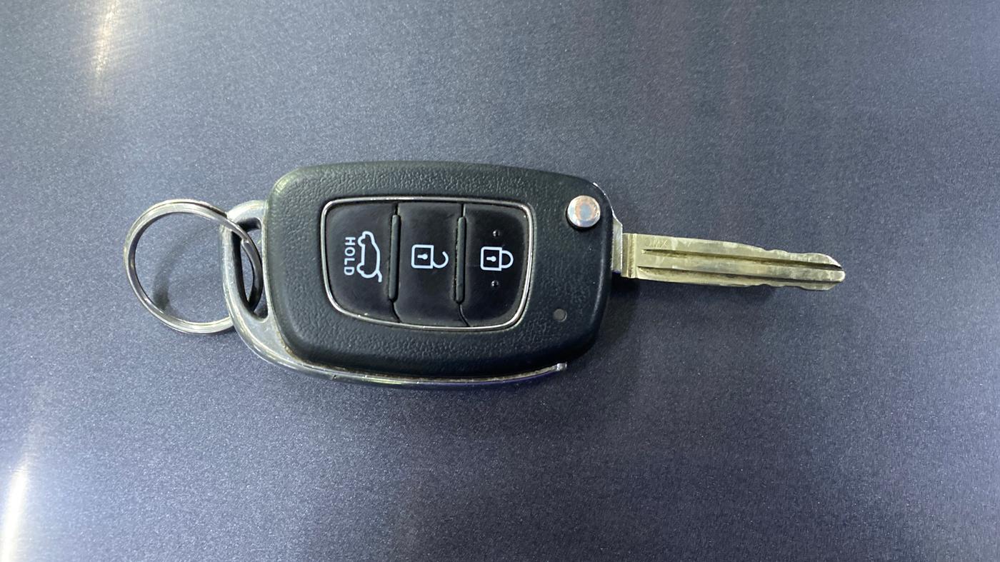 2019 Hyundai VENUE S 1.0 TURBO MT, Petrol, Manual, 90,419 km, Key Close Up