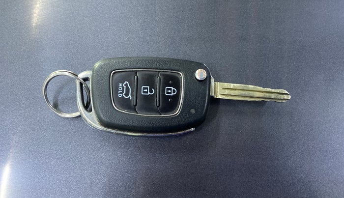 2019 Hyundai VENUE S 1.0 TURBO MT, Petrol, Manual, 90,419 km, Key Close Up