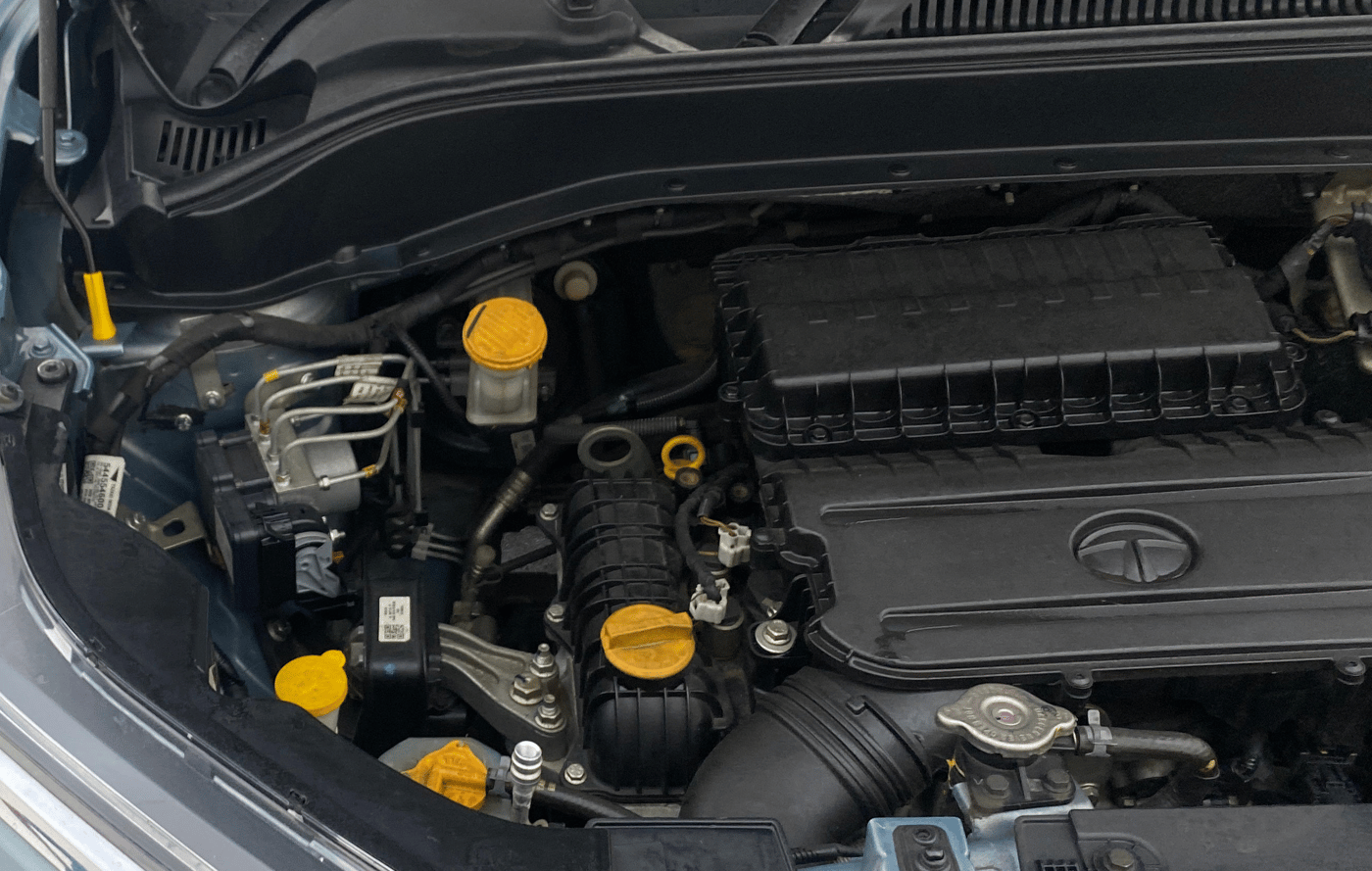 2022 Tata PUNCH CREATIVE  AMT, Petrol, Automatic, 42,648 km, Engine View - Right
