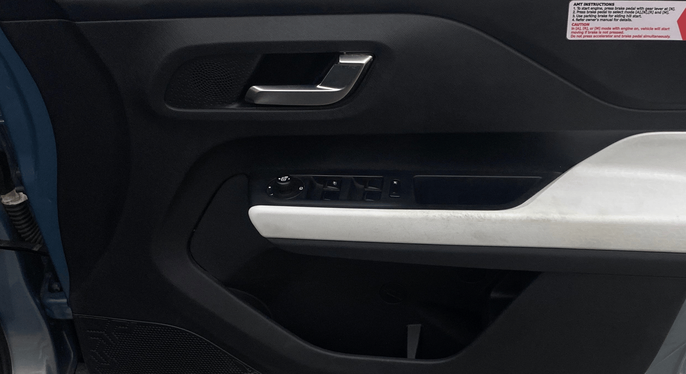 2022 Tata PUNCH CREATIVE  AMT, Petrol, Automatic, 42,648 km, Driver Side Door Panels Control