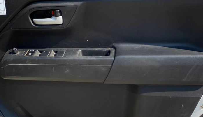 2022 Maruti New Wagon-R VXI CNG 1.0, CNG, Manual, 69,990 km, Driver Side Door Panels Control