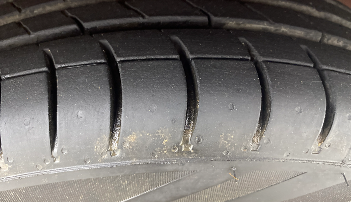 2016 Maruti Celerio ZXI AMT, Petrol, Automatic, 89,116 km, Left Front Tyre Tread