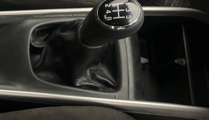 2015 Maruti Baleno DELTA PETROL 1.2, Petrol, Manual, 68,485 km, Gear Lever