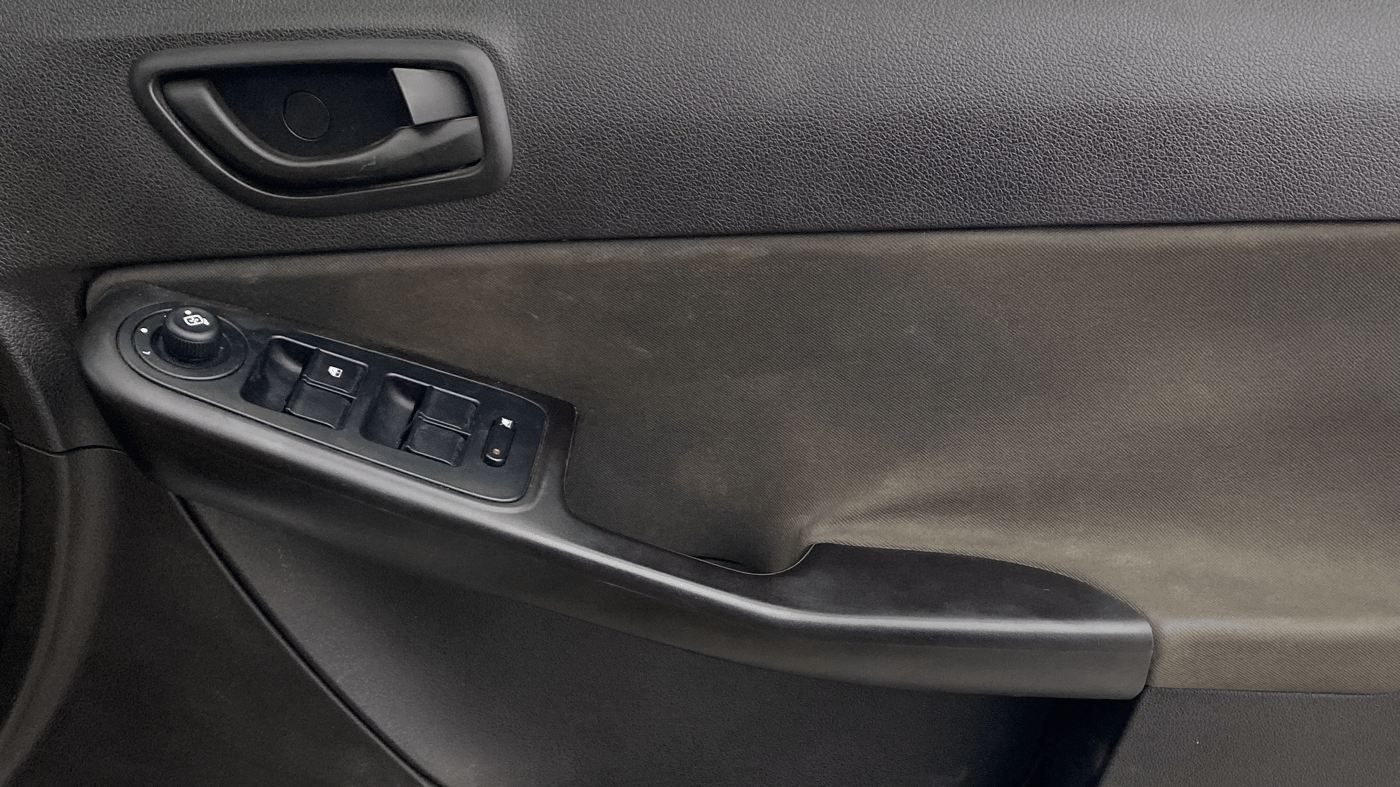 2015 Tata Zest XMS PETROL, Petrol, Manual, 71,120 km, Driver Side Door Panels Control