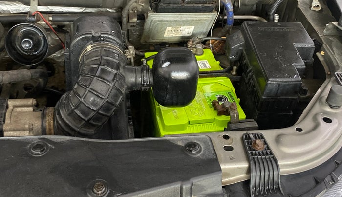 2017 Mahindra KUV 100 NXT K4+ P 6 STR, Petrol, Manual, 35,751 km, Engine View - Left