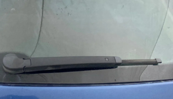 2017 Volkswagen Polo COMFORTLINE 1.5L, Diesel, Manual, 87,192 km, Rear Wiper