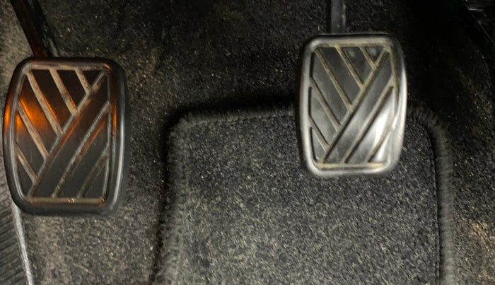 2017 Maruti Baleno ZETA PETROL 1.2, Petrol, Manual, 56,650 km, Pedals