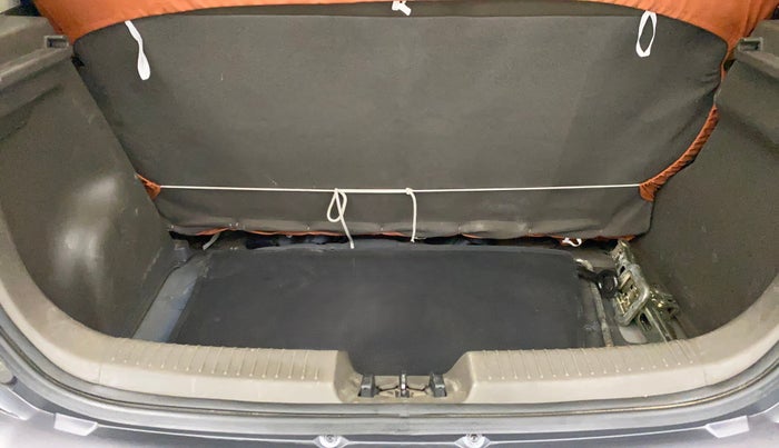 2014 Hyundai i10 SPORTZ 1.2, Petrol, Manual, 54,204 km, Boot Inside