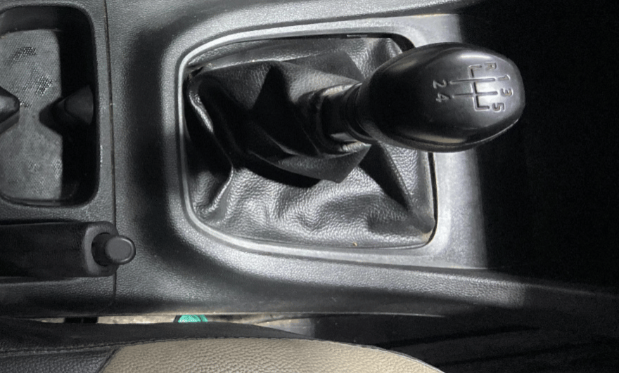 2022 Renault TRIBER RXL MT, Petrol, Manual, 50,709 km, Gear Lever