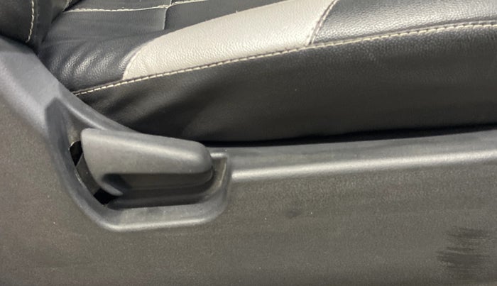 2016 Maruti Wagon R 1.0 VXI AMT, Petrol, Automatic, 31,580 km, Driver Side Adjustment Panel