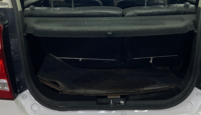 2016 Maruti Wagon R 1.0 VXI AMT, Petrol, Automatic, 31,580 km, Boot Inside