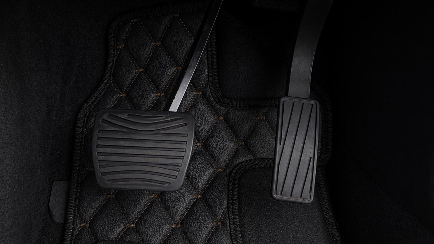 2023 Mahindra SCORPIO-N Z4 PETROL AT 7 STR, Petrol, Automatic, 32,447 km, Pedals