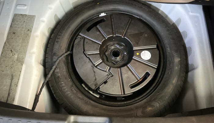 2021 Skoda KUSHAQ STYLE 1.0L TSI AT, Petrol, Automatic, 24,676 km, Spare Tyre