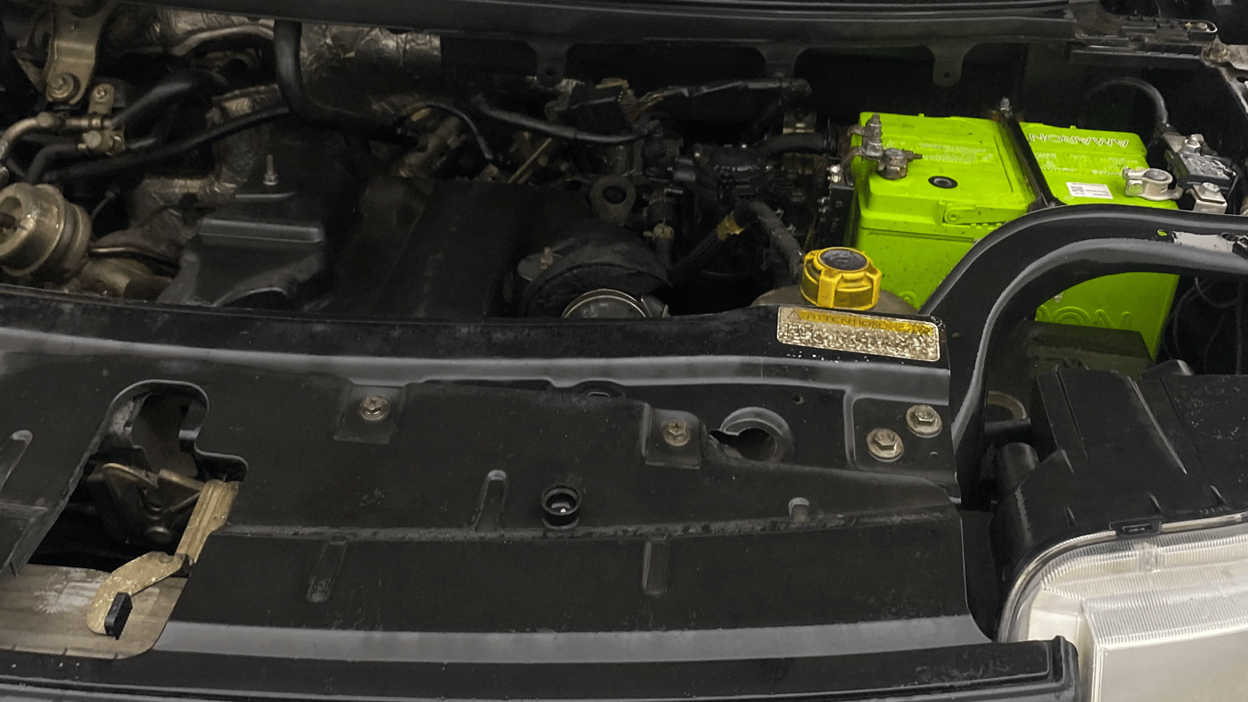 2017 Mahindra TUV300 T8, Diesel, Manual, 1,13,073 km, Engine View - Left