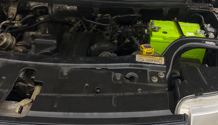 2017 Mahindra TUV300 T8, Diesel, Manual, 1,13,073 km, Engine View - Left