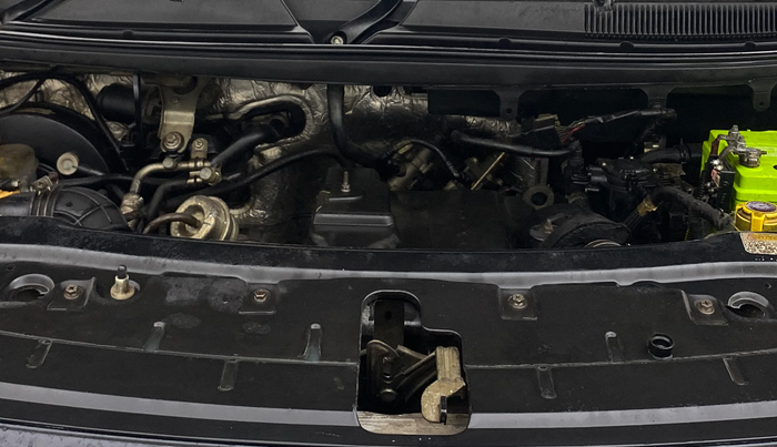 2017 Mahindra TUV300 T8, Diesel, Manual, 1,13,073 km, Engine View