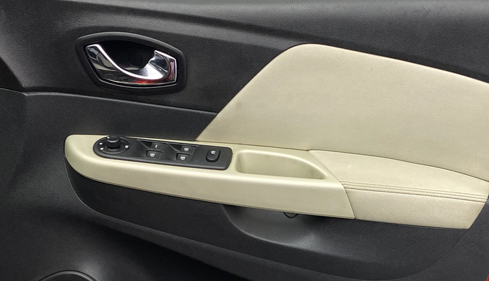 2018 Renault Captur PLATINE DIESEL DUAL TONE, Diesel, Manual, 1,03,432 km, Driver Side Door Panels Control