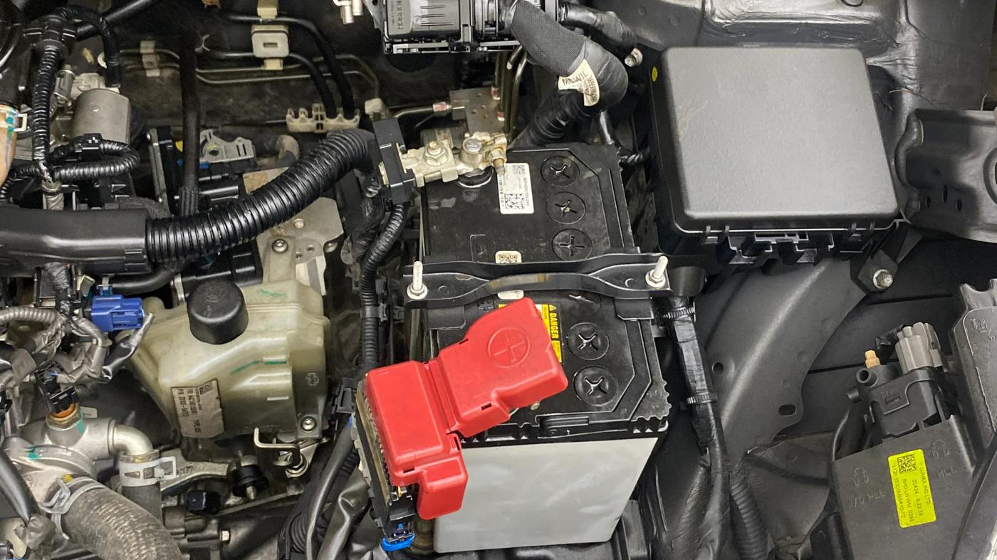 2022 Maruti Swift ZXI AMT, Petrol, Automatic, 80,288 km, Engine View - Left