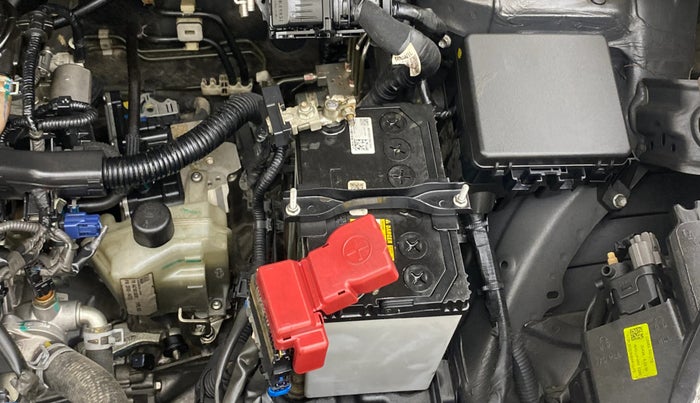 2022 Maruti Swift ZXI AMT, Petrol, Automatic, 80,288 km, Engine View - Left