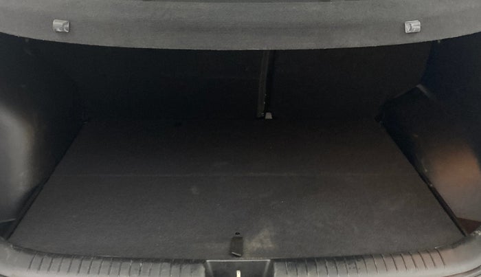 2018 Hyundai Creta SX PLUS AT 1.6 PETROL, Petrol, Automatic, 25,160 km, Boot Inside