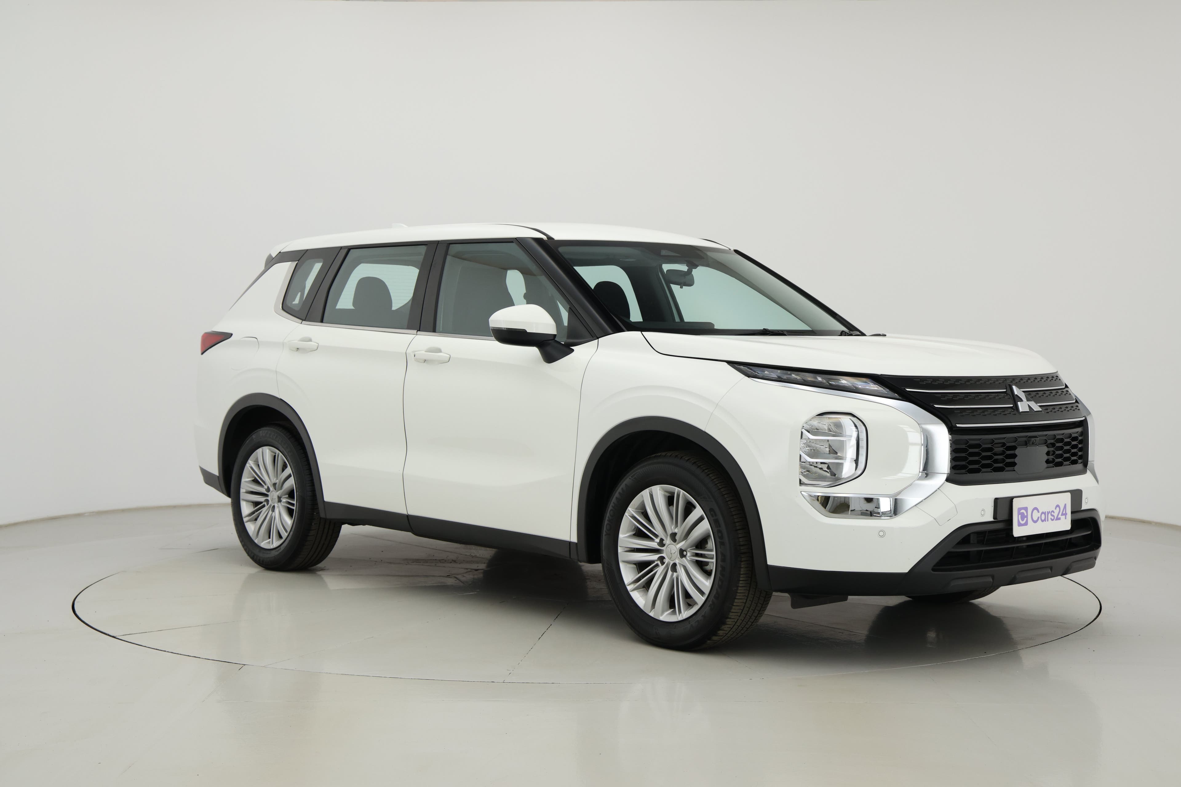 Mitsubishi Outlander image