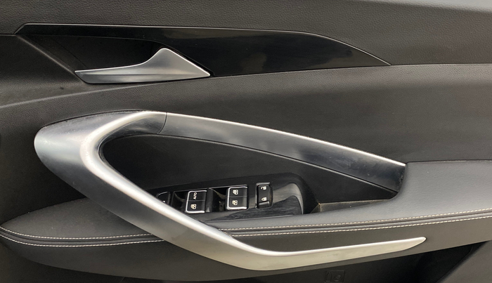 2019 MG HECTOR SHARP HYBRID 1.5 PETROL, Petrol, Manual, 20,703 km, Driver Side Door Panels Control
