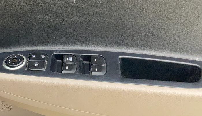 2016 Hyundai Grand i10 MAGNA 1.2 KAPPA VTVT, Petrol, Manual, 65,433 km, Driver Side Door Panels Control