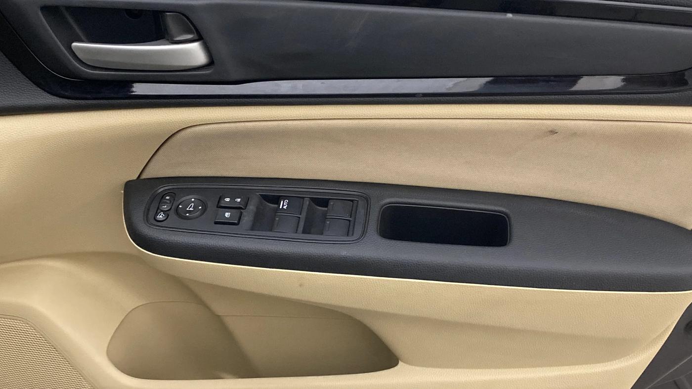 2019 Honda Amaze 1.2L I-VTEC VX CVT, Petrol, Automatic, 36,156 km, Driver Side Door Panels Control